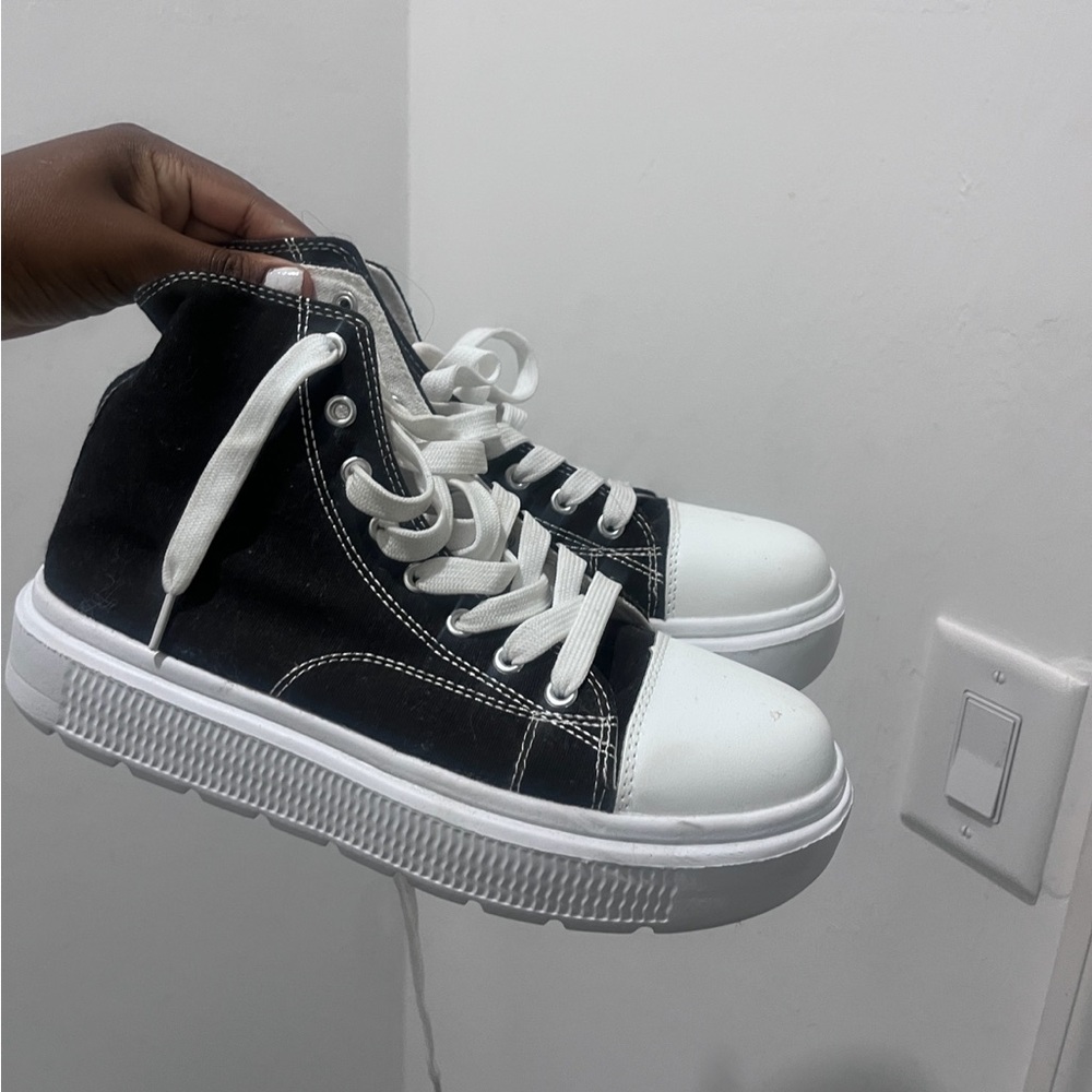 Black and white high top sneakers #trainers